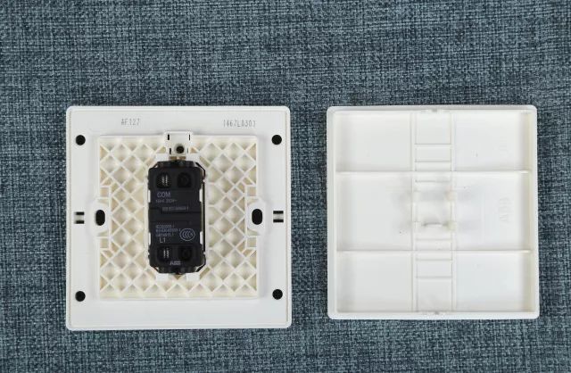 測評|無邊框開關(guān)之ABB、施耐德、西門子、羅格朗、西蒙