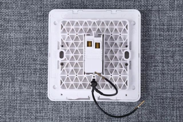 測評|無邊框開關(guān)之ABB、施耐德、西門子、羅格朗、西蒙