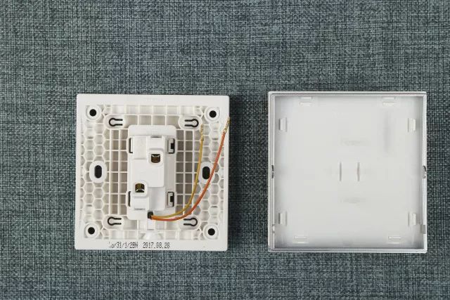 測評|無邊框開關(guān)之ABB、施耐德、西門子、羅格朗、西蒙