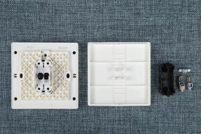 測評|無邊框開關(guān)之ABB、施耐德、西門子、羅格朗、西蒙