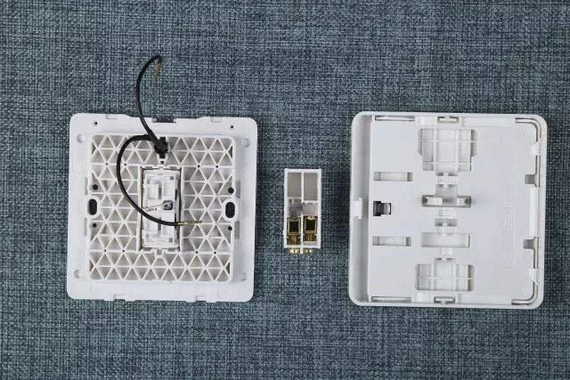 測評|無邊框開關(guān)之ABB、施耐德、西門子、羅格朗、西蒙